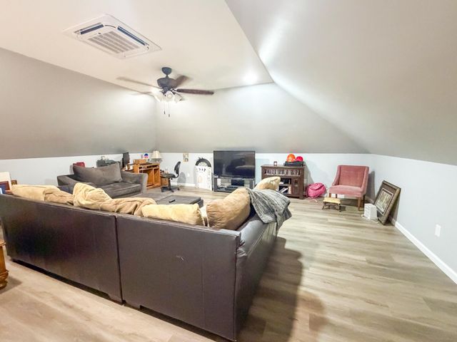 215 Paradise Camp Road, Harrodsburg, KY 40330