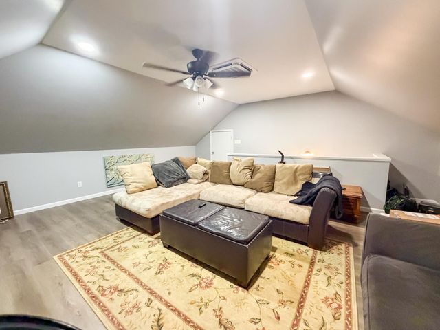 215 Paradise Camp Road, Harrodsburg, KY 40330