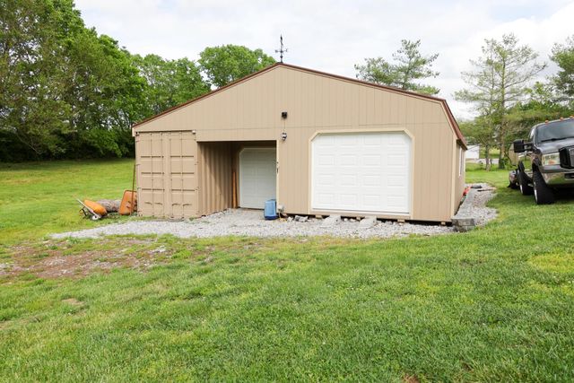 215 Paradise Camp Road, Harrodsburg, KY 40330