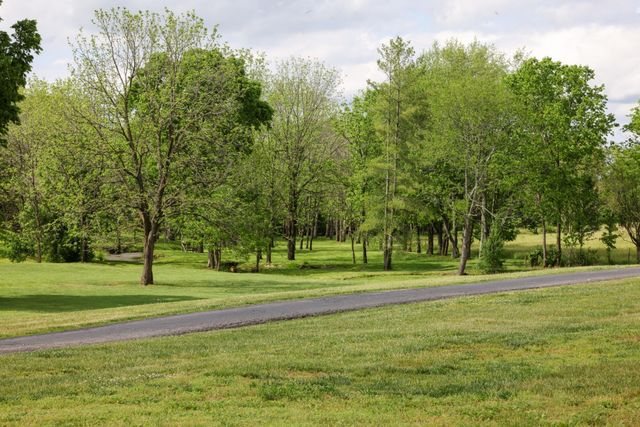 215 Paradise Camp Road, Harrodsburg, KY 40330