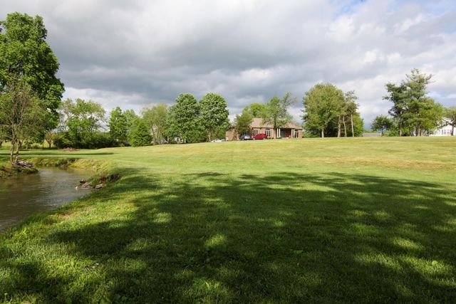 215 Paradise Camp Road, Harrodsburg, KY 40330