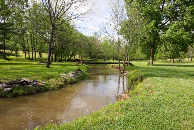215 Paradise Camp Road, Harrodsburg, KY 40330