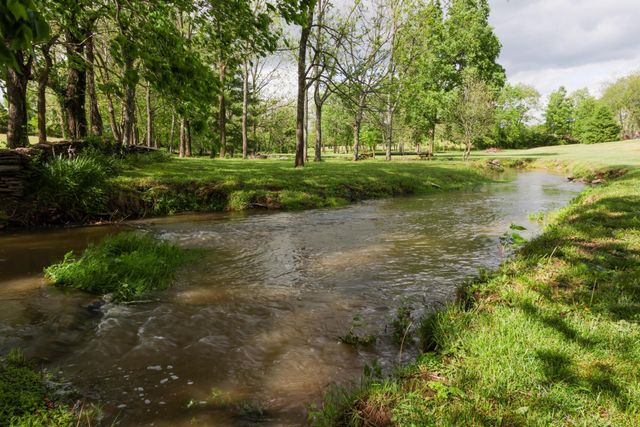 215 Paradise Camp Road, Harrodsburg, KY 40330
