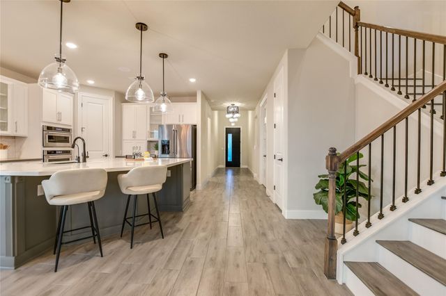 125 Serene Hilltop CIR, Austin, TX 78738