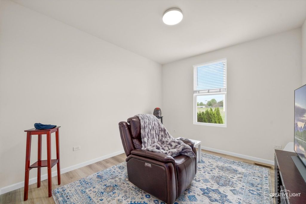 Image 12 of property listing at 2531 Accolade Avenue, Naperville, IL 60564
