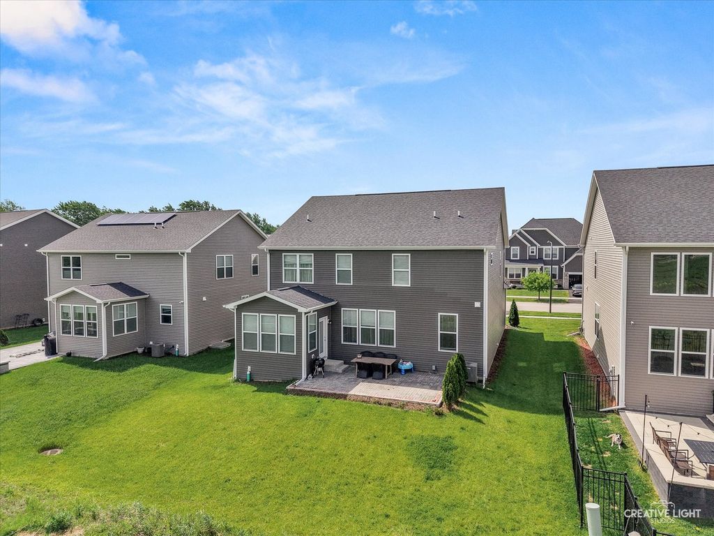 Image 30 of property listing at 2531 Accolade Avenue, Naperville, IL 60564