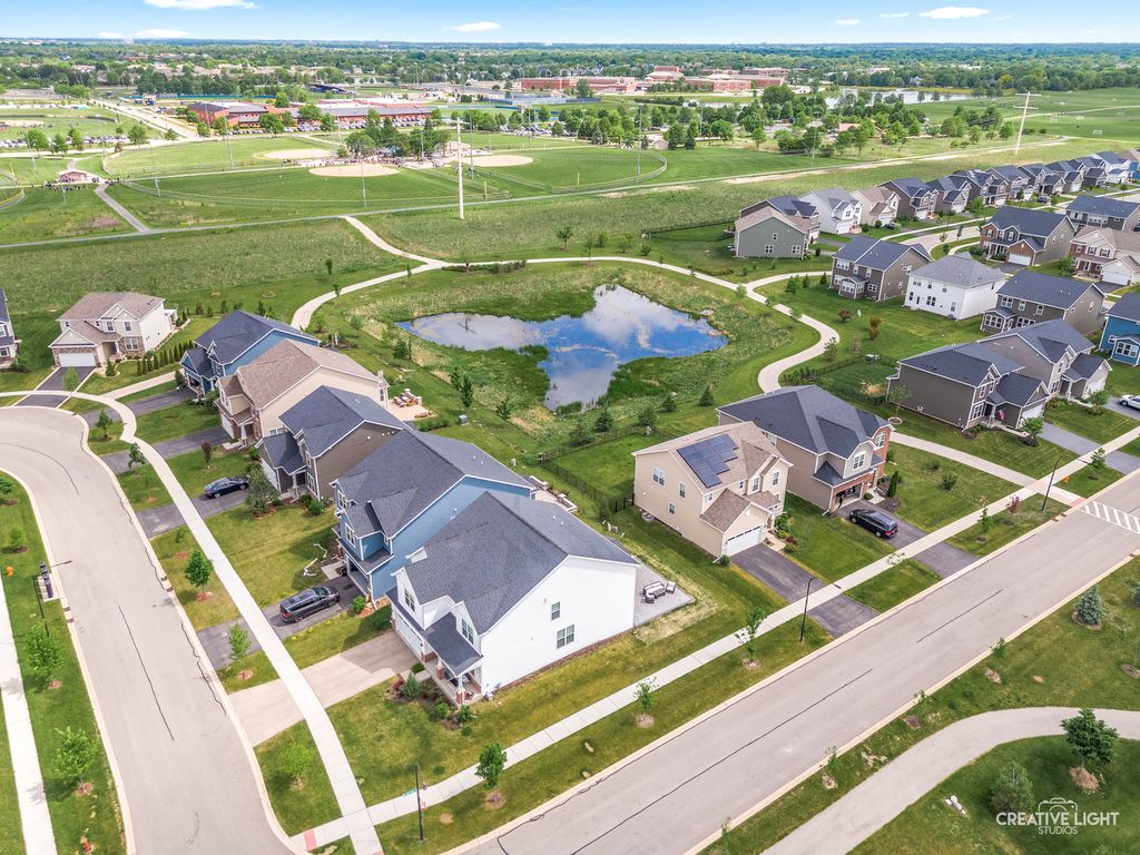 Image 38 of property listing at 2531 Accolade Avenue, Naperville, IL 60564