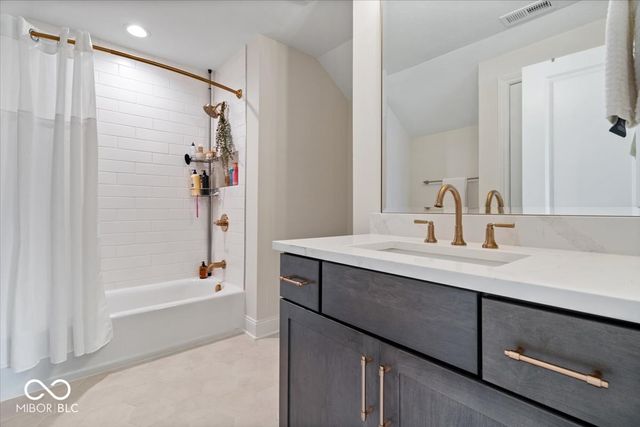 7056 Yosemite Drive, Zionsville, IN 46077