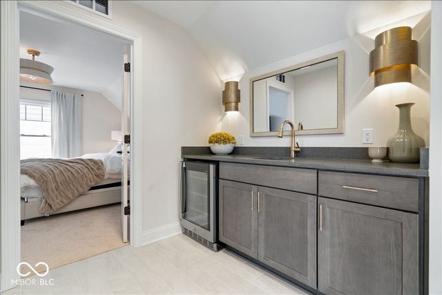 7056 Yosemite Drive, Zionsville, IN 46077