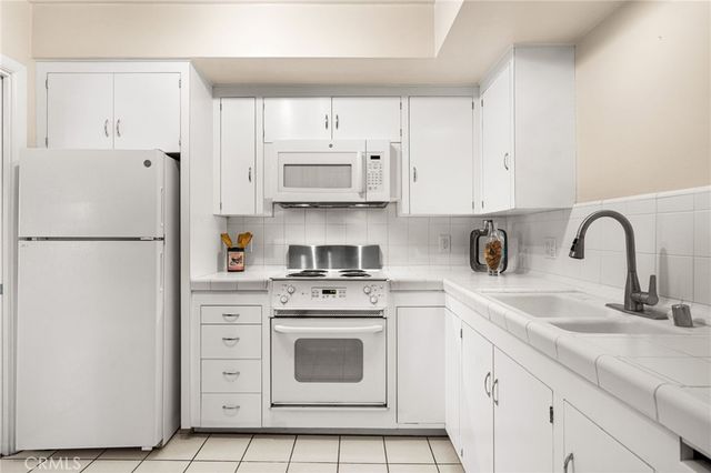 1641 S Pomona Avenue D36, Fullerton, CA 92832