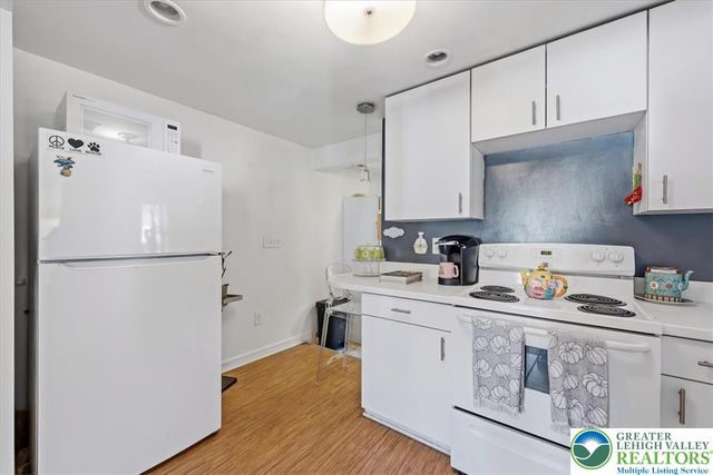 676 Pine Street, Easton, PA 18042