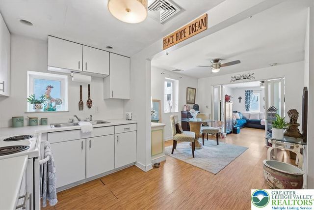 676 Pine Street, Easton, PA 18042