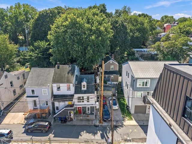 676 Pine Street, Easton, PA 18042