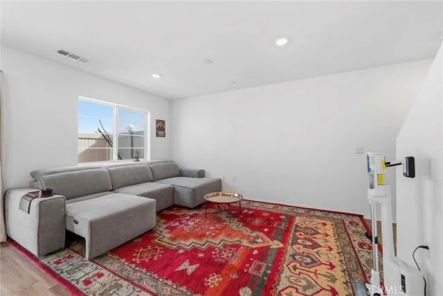 7102 Olive Grove Street, Riverside, CA 92507
