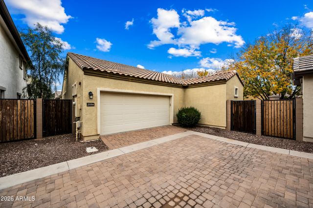 2554 E VERMONT Drive, Gilbert, AZ 85295