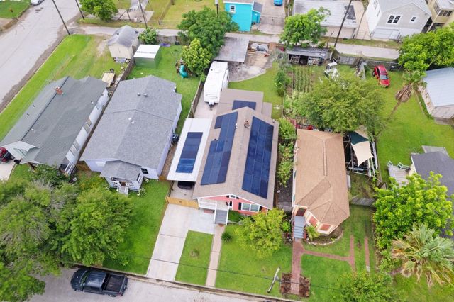 4409 Avenue K, Galveston, TX 77550