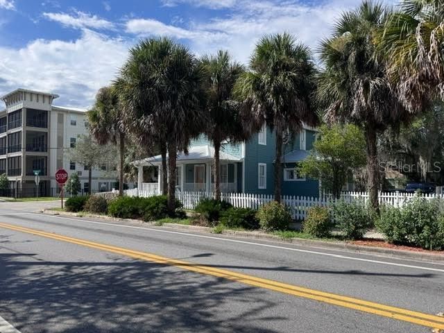 201 E VOORHIS AVENUE, Deland, FL 32724