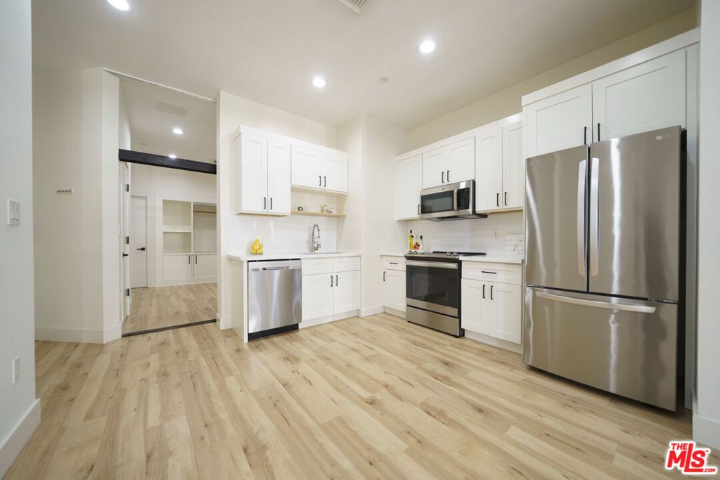3810 Wilshire Boulevard 804, Los Angeles, CA 90010