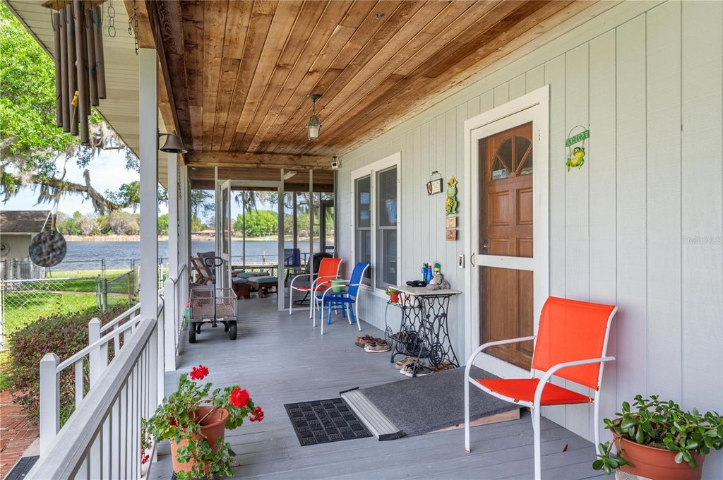 Image 12 of property listing at 1318 MOSS AVENUE, Haines City, FL 33844