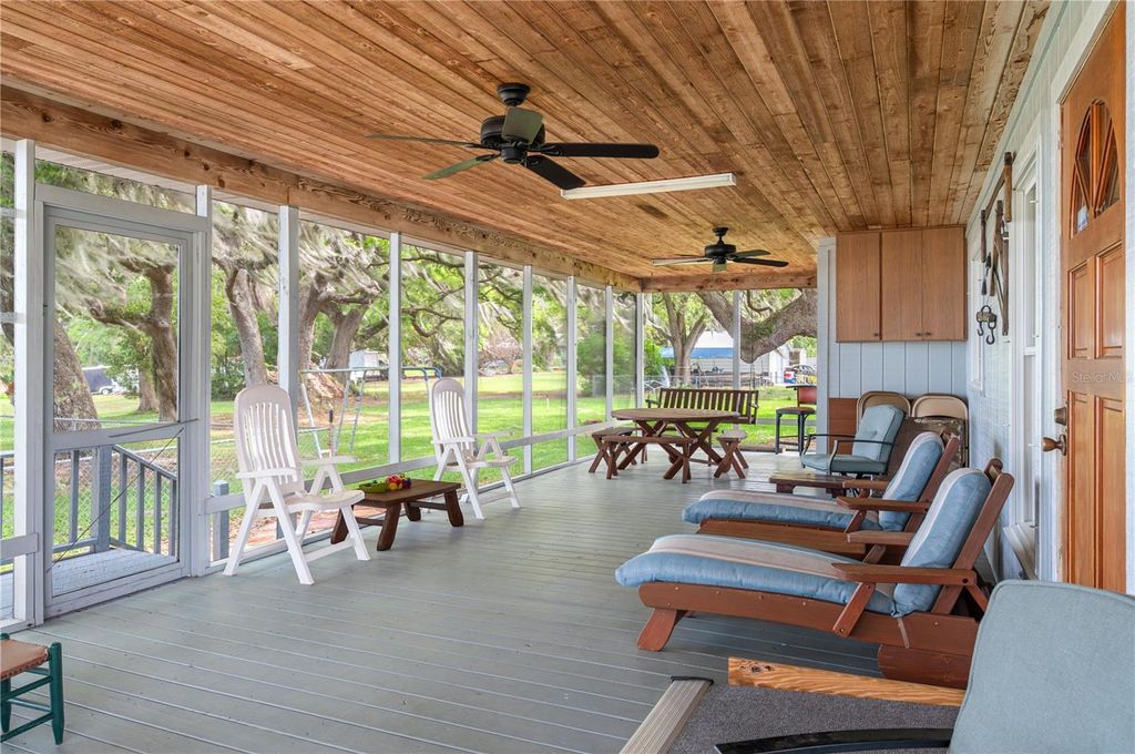 Image 13 of property listing at 1318 MOSS AVENUE, Haines City, FL 33844