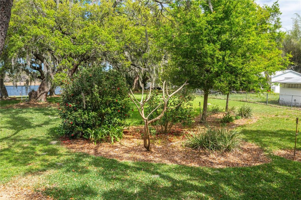 Image 15 of property listing at 1318 MOSS AVENUE, Haines City, FL 33844