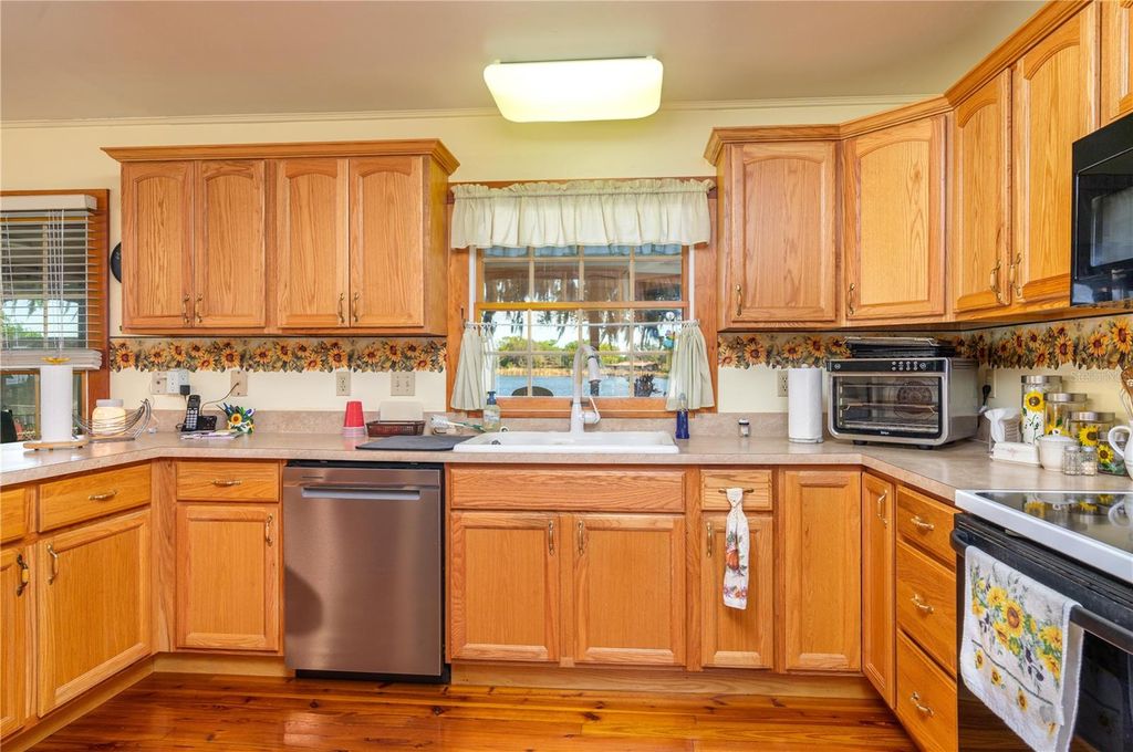 Image 28 of property listing at 1318 MOSS AVENUE, Haines City, FL 33844