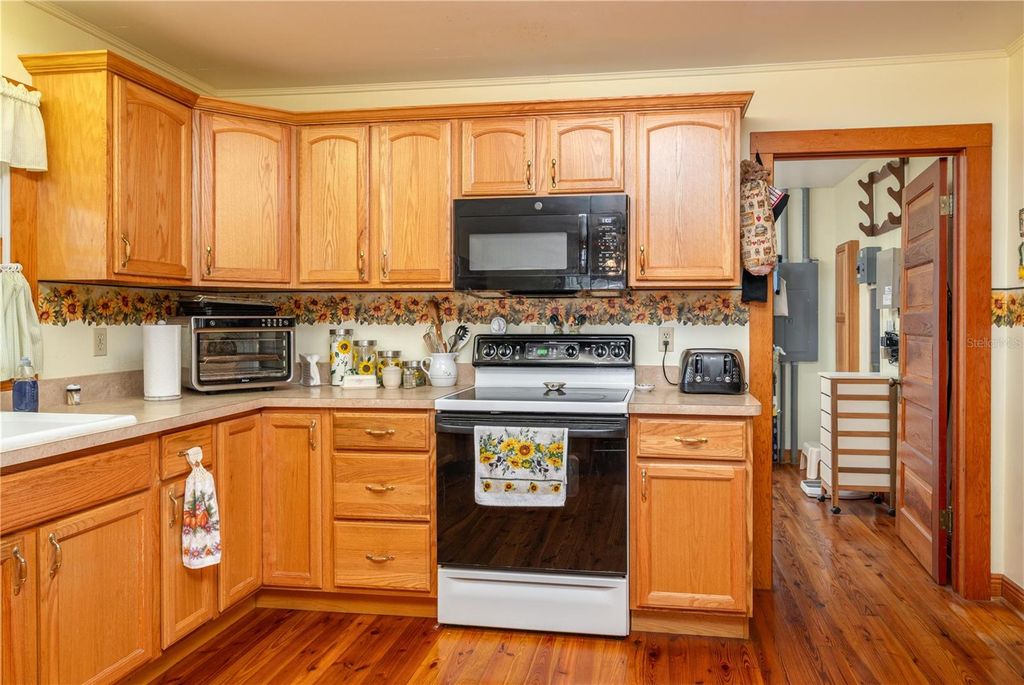 Image 29 of property listing at 1318 MOSS AVENUE, Haines City, FL 33844