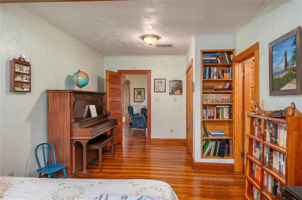 Image 35 of property listing at 1318 MOSS AVENUE, Haines City, FL 33844