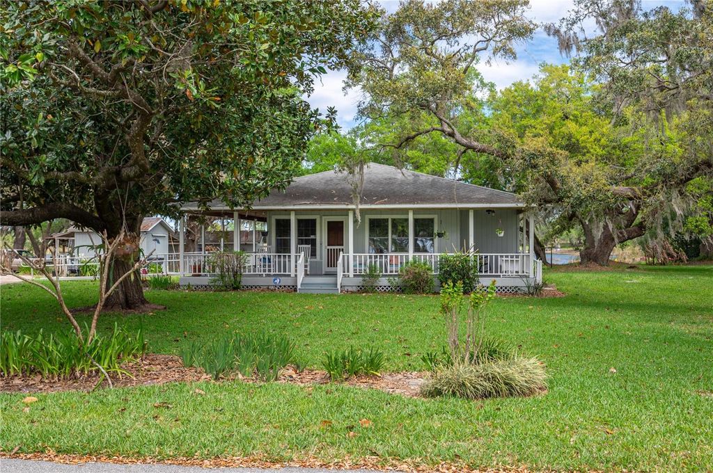 Image 6 of property listing at 1318 MOSS AVENUE, Haines City, FL 33844