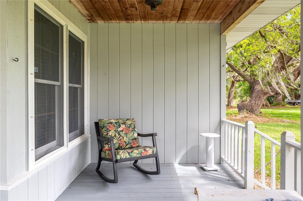 Image 9 of property listing at 1318 MOSS AVENUE, Haines City, FL 33844