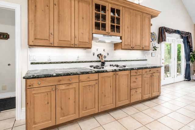 1581 E OLD LAKE LN, Fruit Heights, UT 84037