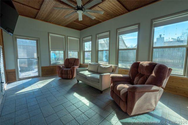 1104 E 137th Street, Glenpool, OK 74033