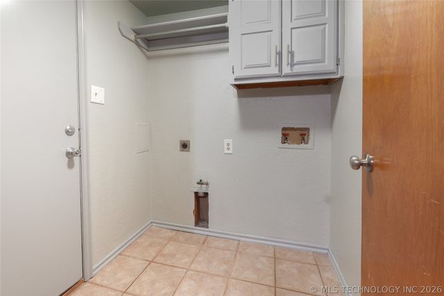 1104 E 137th Street, Glenpool, OK 74033
