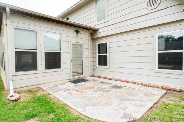 1104 E 137th Street, Glenpool, OK 74033