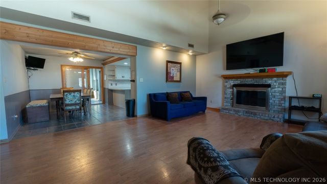 1104 E 137th Street, Glenpool, OK 74033