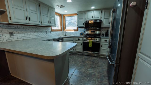 1104 E 137th Street, Glenpool, OK 74033