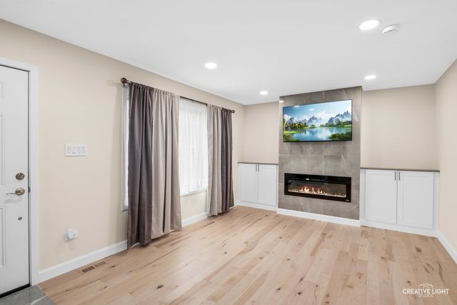 401 Salem Square, Bolingbrook, IL 60440