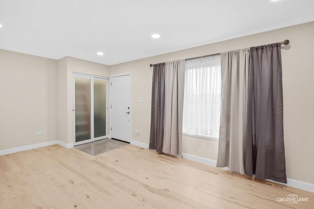 401 Salem Square, Bolingbrook, IL 60440