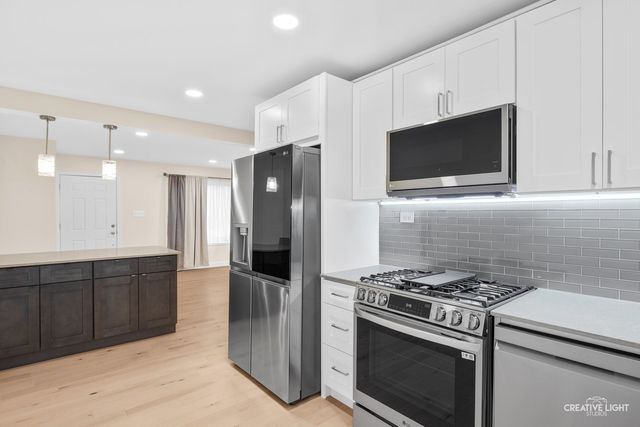 401 Salem Square, Bolingbrook, IL 60440