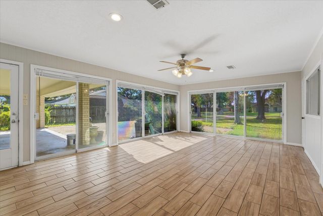 6004 Lakeside Drive, Liberty, TX 77575