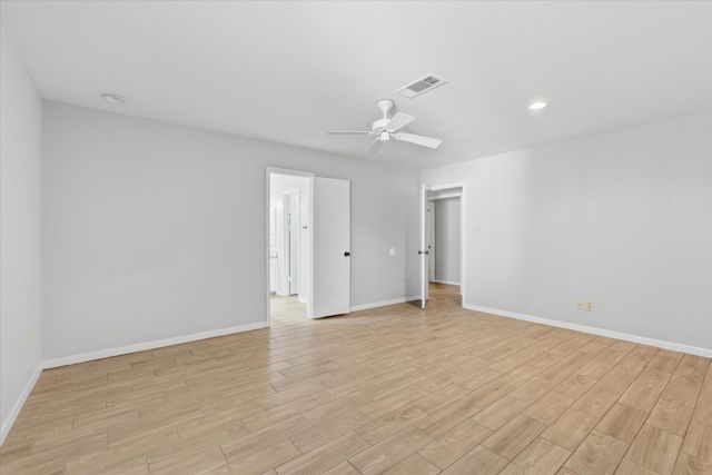 6004 Lakeside Drive, Liberty, TX 77575