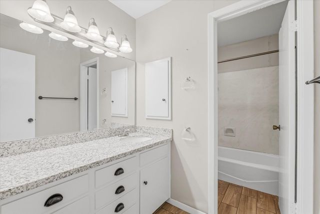 6004 Lakeside Drive, Liberty, TX 77575