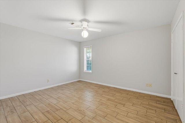 6004 Lakeside Drive, Liberty, TX 77575