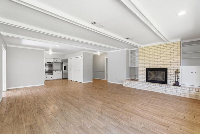 6004 Lakeside Drive, Liberty, TX 77575