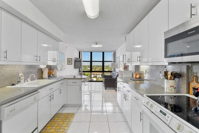 2017 S Ocean Dr 910, Hallandale Beach, FL 33009