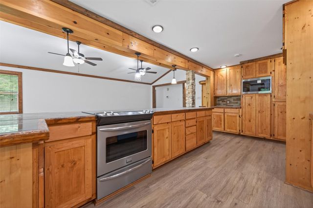 12163 Oak Leaf Road, Conroe, TX 77303