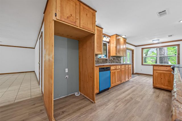 12163 Oak Leaf Road, Conroe, TX 77303