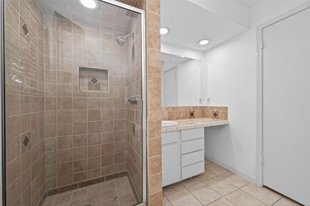 12163 Oak Leaf Road, Conroe, TX 77303