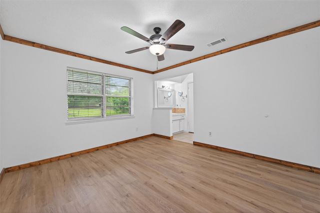 12163 Oak Leaf Road, Conroe, TX 77303
