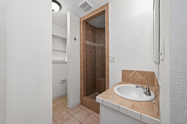 12163 Oak Leaf Road, Conroe, TX 77303
